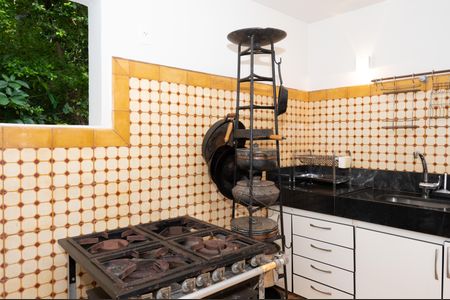 Casa de condomínio à venda com 460m², 4 quartos e 4 vagasChurrasqueira