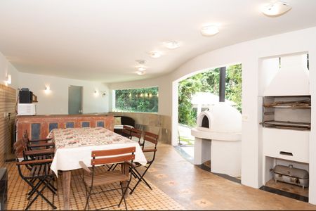 Casa de condomínio à venda com 460m², 4 quartos e 4 vagasChurrasqueira