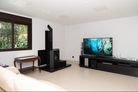 Casa de condomínio à venda com 460m², 4 quartos e 4 vagasSala