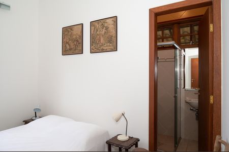 Casa de condomínio à venda com 460m², 4 quartos e 4 vagasSuíte 1