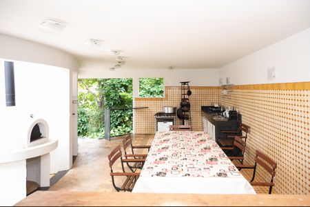 Casa de condomínio à venda com 460m², 4 quartos e 4 vagasChurrasqueira