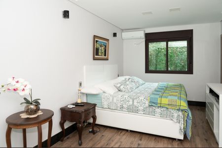 Casa de condomínio à venda com 460m², 4 quartos e 4 vagasSuíte 4