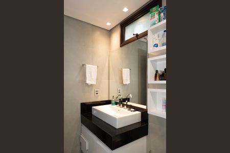 Casa de condomínio à venda com 460m², 4 quartos e 4 vagasBanheiro Suíte 4