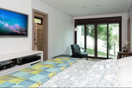 Casa de condomínio à venda com 460m², 4 quartos e 4 vagasSuíte 4