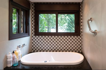 Casa de condomínio à venda com 460m², 4 quartos e 4 vagasBanheiro Suíte 4