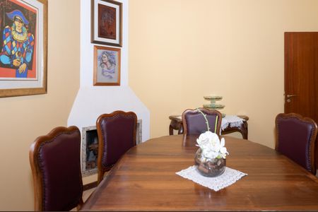 Casa de condomínio à venda com 460m², 4 quartos e 4 vagasSala de Jantar 1