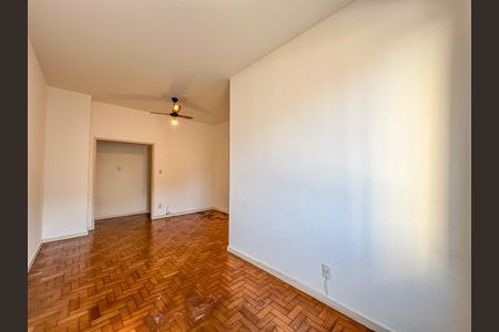 Apartamento para alugar com 67m², 3 quartos e sem vaga Apartamento para alugar com 67m², 3 quartos e sem vagaSala