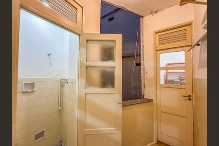 Apartamento para alugar com 67m², 3 quartos e sem vaga Apartamento para alugar com 67m², 3 quartos e sem vagaBanheiro de Serviço