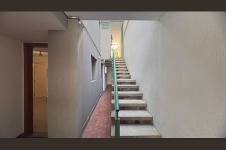 Casa para alugar com 80m², 1 quarto e sem vagaEscada