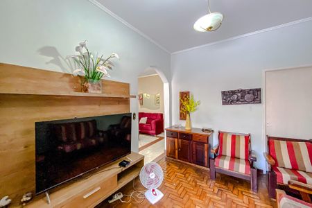 Casa à venda com 136m², 3 quartos e 2 vagasSala de TV