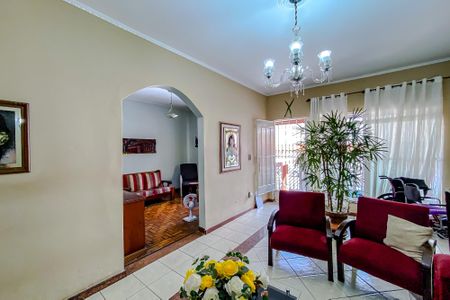 Casa à venda com 136m², 3 quartos e 2 vagasSala