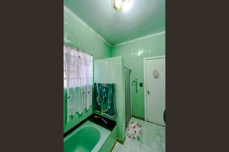 Casa à venda com 136m², 3 quartos e 2 vagasBanheiro da Suíte