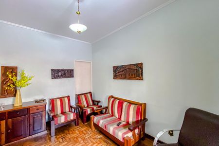 Casa à venda com 136m², 3 quartos e 2 vagasSala de TV