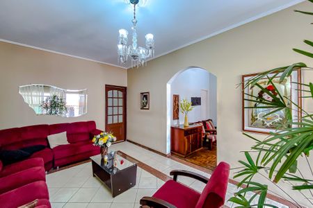 Casa à venda com 136m², 3 quartos e 2 vagasSala