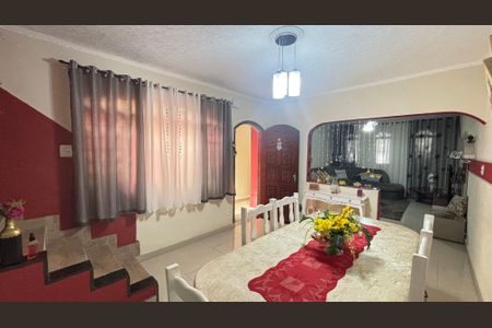 Casa à venda com 194m², 4 quartos e 2 vagasSala 