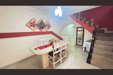 Casa à venda com 194m², 4 quartos e 2 vagasSala 