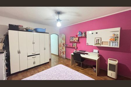 Casa à venda com 194m², 4 quartos e 2 vagasQuarto 2