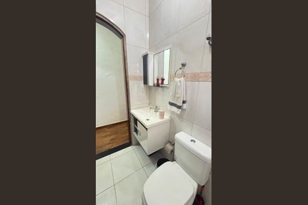 Casa à venda com 194m², 4 quartos e 2 vagasBanheiro