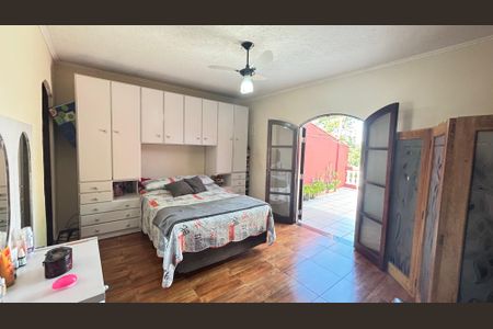 Casa à venda com 194m², 4 quartos e 2 vagasSuite