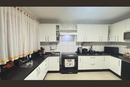 Casa à venda com 194m², 4 quartos e 2 vagasCozinha