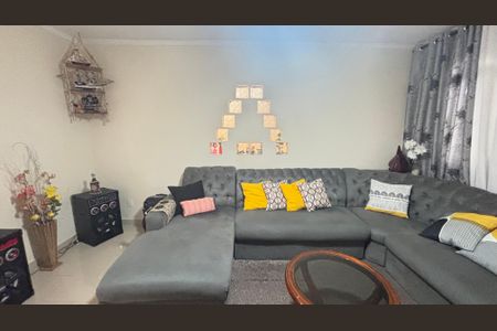 Casa à venda com 194m², 4 quartos e 2 vagasSala 