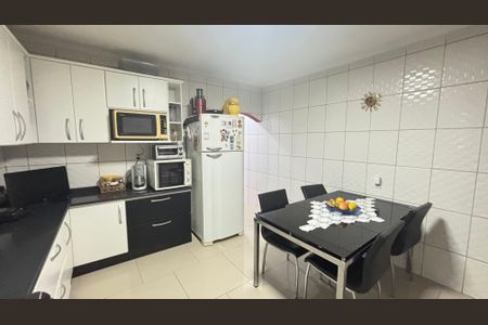 Casa à venda com 194m², 4 quartos e 2 vagasCozinha