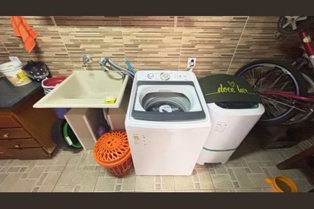 Casa à venda com 194m², 4 quartos e 2 vagasÁrea de Serviço - Quintal