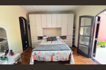 Casa à venda com 194m², 4 quartos e 2 vagasSuite