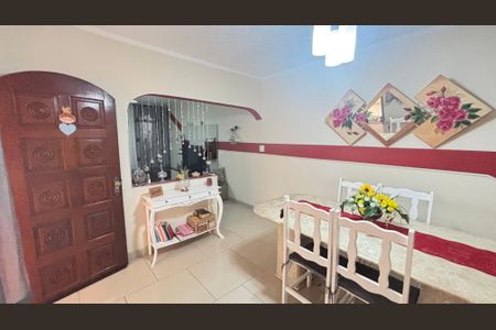 Casa à venda com 194m², 4 quartos e 2 vagasSala 