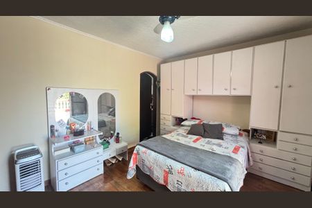 Casa à venda com 194m², 4 quartos e 2 vagasSuite