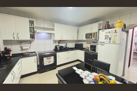 Casa à venda com 194m², 4 quartos e 2 vagasCozinha