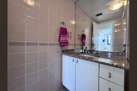 Apartamento à venda com 84m², 2 quartos e 2 vagasBanheiro Social