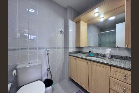 Apartamento à venda com 84m², 2 quartos e 2 vagasBanheiro da Suíte 