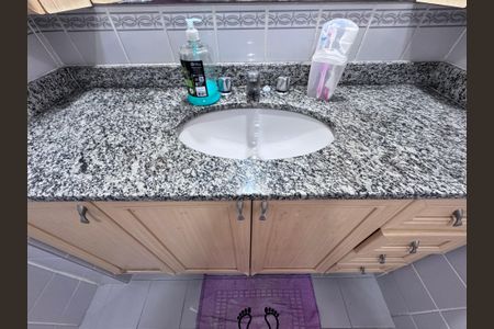 Apartamento à venda com 84m², 2 quartos e 2 vagasBanheiro da Suíte 