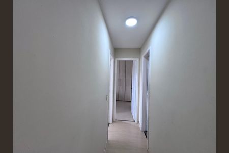 Apartamento à venda com 84m², 2 quartos e 2 vagasCorredor