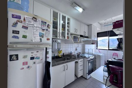 Apartamento à venda com 84m², 2 quartos e 2 vagasCozinha e Área de Serviço