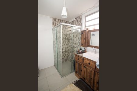 Casa à venda com 300m², 4 quartos e 2 vagasBanheiro 1