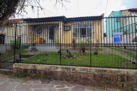 Casa à venda com 300m², 4 quartos e 2 vagasFachada