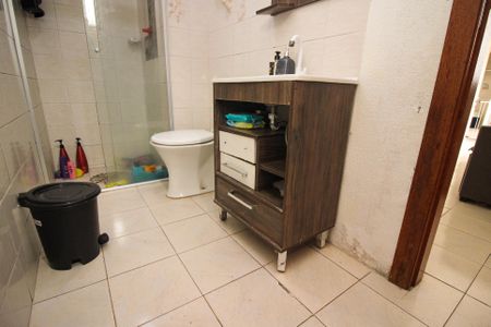 Casa à venda com 300m², 4 quartos e 2 vagasBanheiro 2