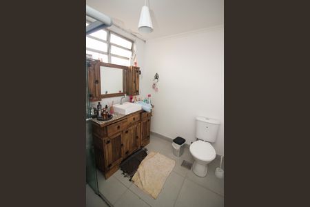 Casa à venda com 300m², 4 quartos e 2 vagasBanheiro 1