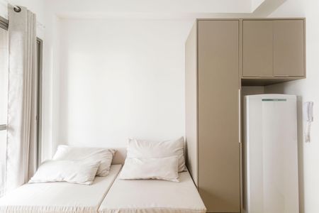 Studio à venda com 27m², 1 quarto e sem vaga Studio à venda com 27m², 1 quarto e sem vagaSala