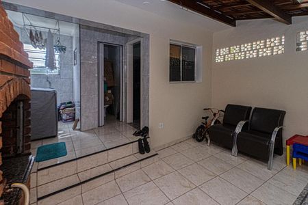 Casa à venda com 151m², 3 quartos e 2 vagas Casa à venda com 151m², 3 quartos e 2 vagasÁrea comum