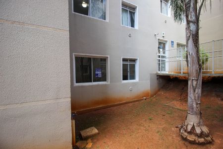 Apartamento para alugar com 48m², 2 quartos e 1 vaga Apartamento para alugar com 48m², 2 quartos e 1 vagaFachada