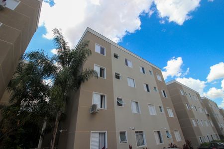 Apartamento para alugar com 48m², 2 quartos e 1 vaga Apartamento para alugar com 48m², 2 quartos e 1 vagaFachada