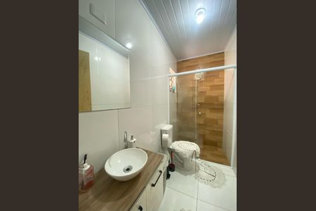 Casa à venda com 130m², 3 quartos e 3 vagasBanheiro Suite 2