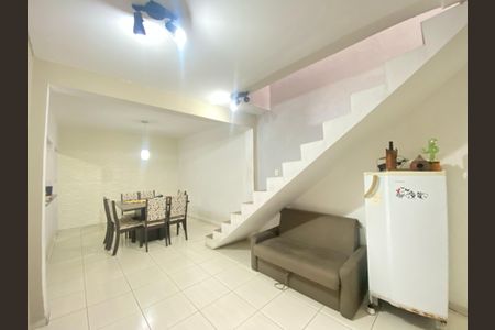 Casa à venda com 130m², 3 quartos e 3 vagasSala