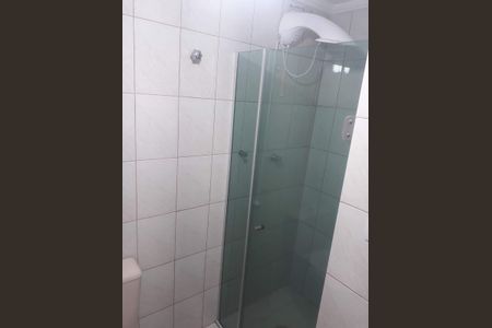 Banheiro de apartamento para alugar com 1 quarto, 47m² em Jardim Sabara, São Paulo