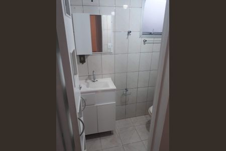 Banheiro de apartamento para alugar com 1 quarto, 47m² em Jardim Sabara, São Paulo