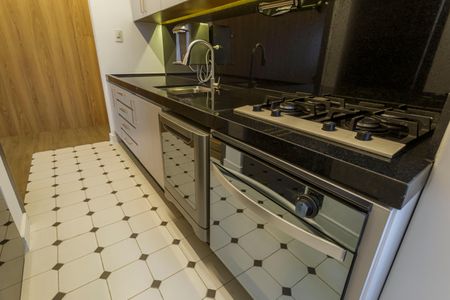 Apartamento para alugar com 118m², 2 quartos e 2 vagasCozinha