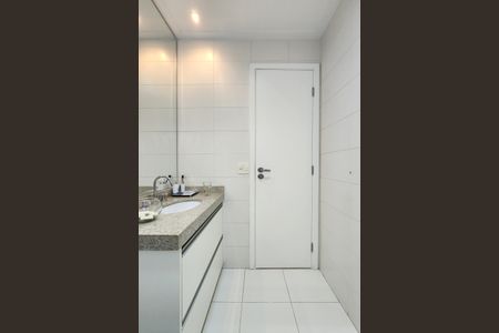 Apartamento para alugar com 243m², 3 quartos e 3 vagasBanheiro da Suíte 2